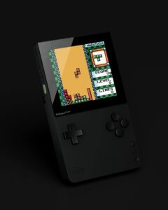 Analogue Pocket console delayed to October 2021